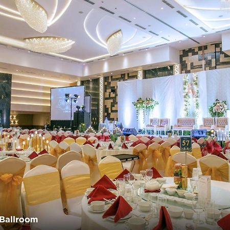 BW Luxury Hotel Jambi Kültér fotó