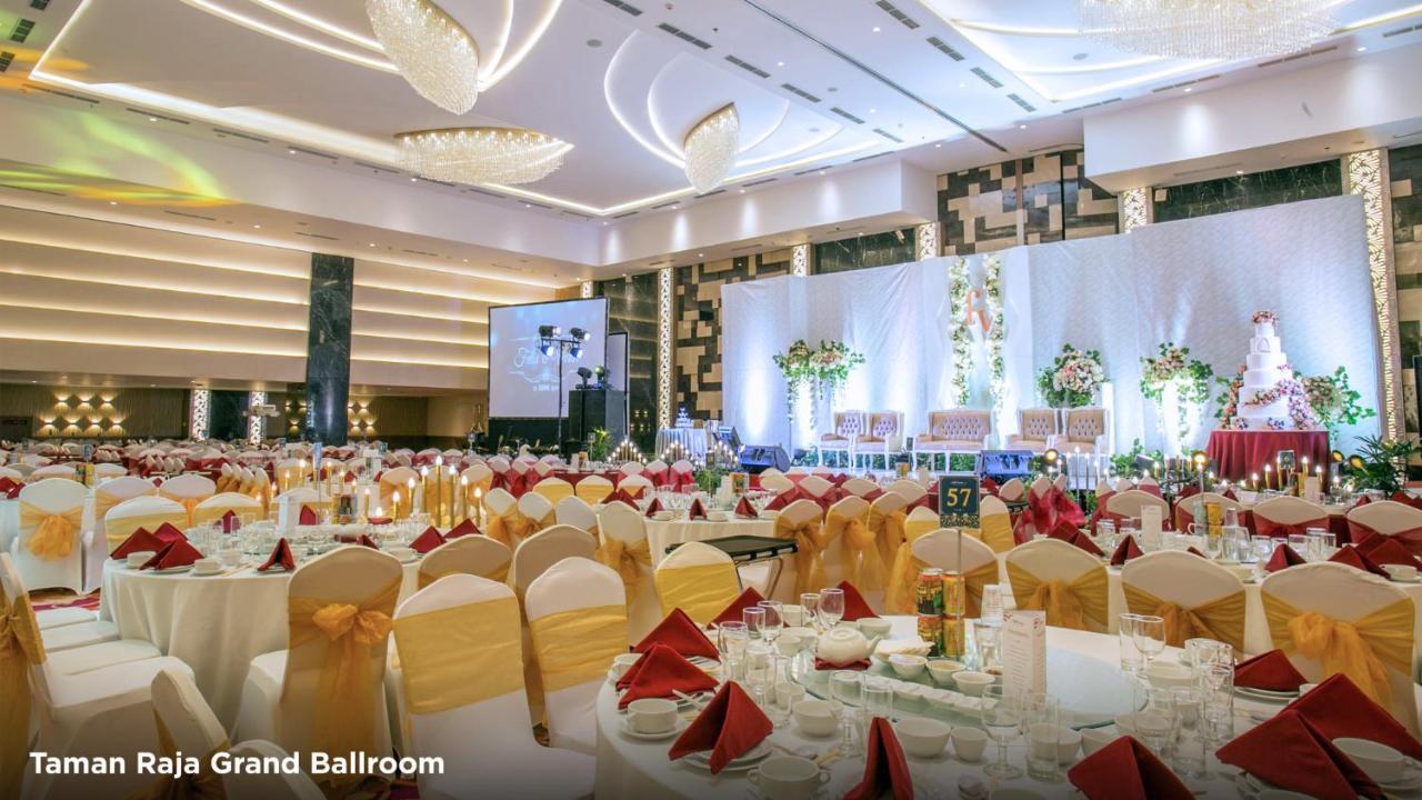 BW Luxury Hotel Jambi Kültér fotó