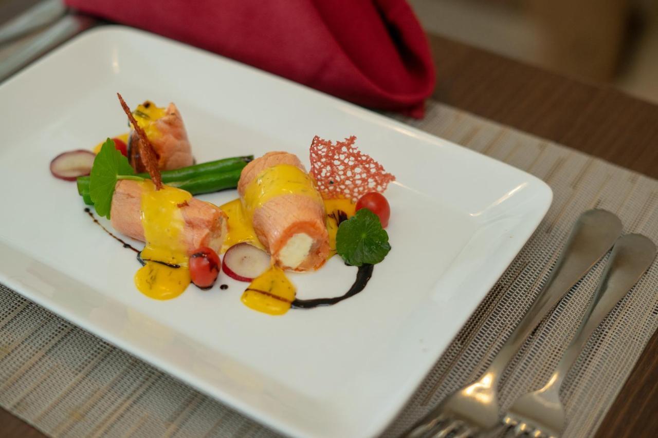 BW Luxury Hotel Jambi Kültér fotó