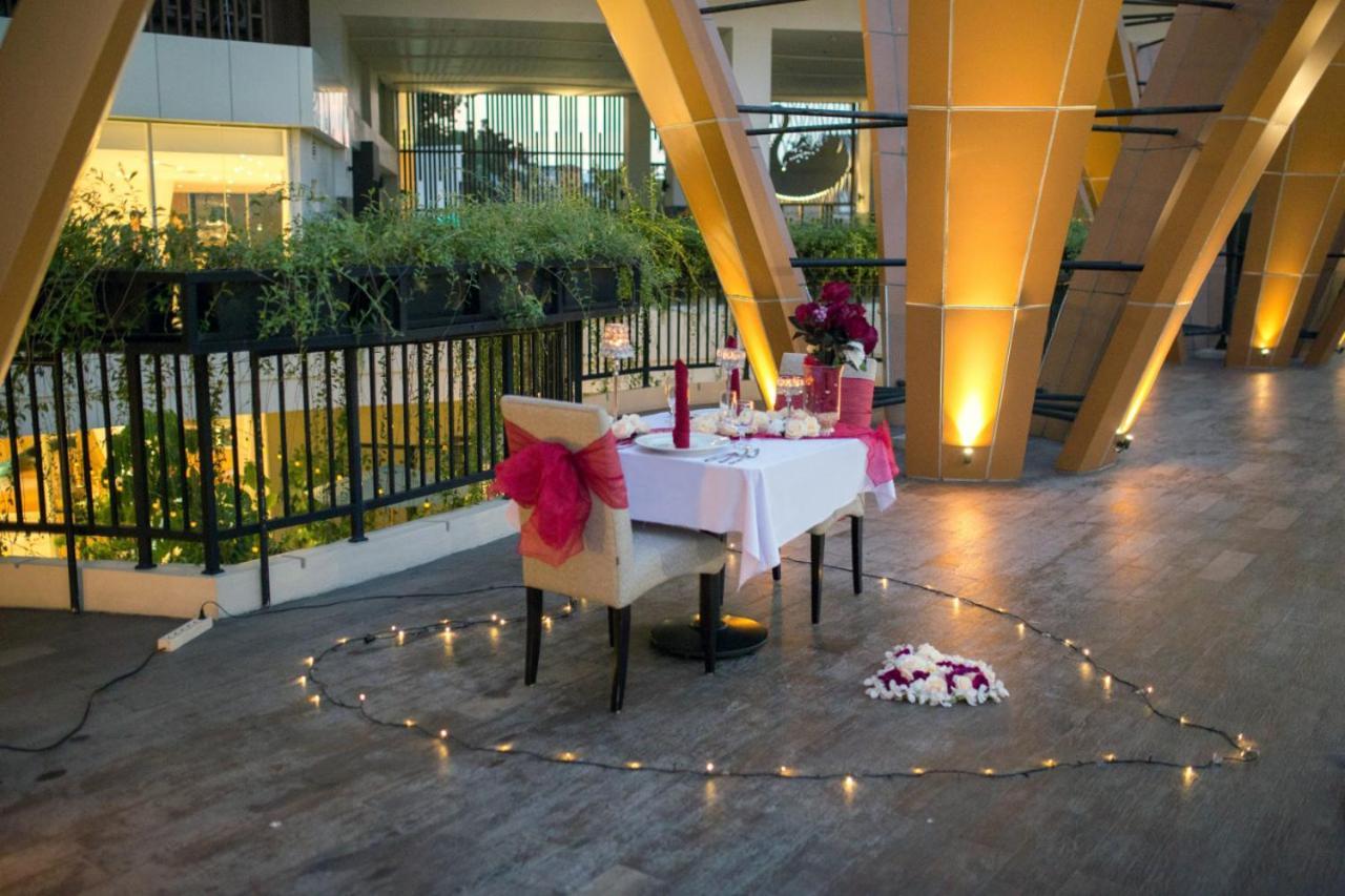 BW Luxury Hotel Jambi Kültér fotó
