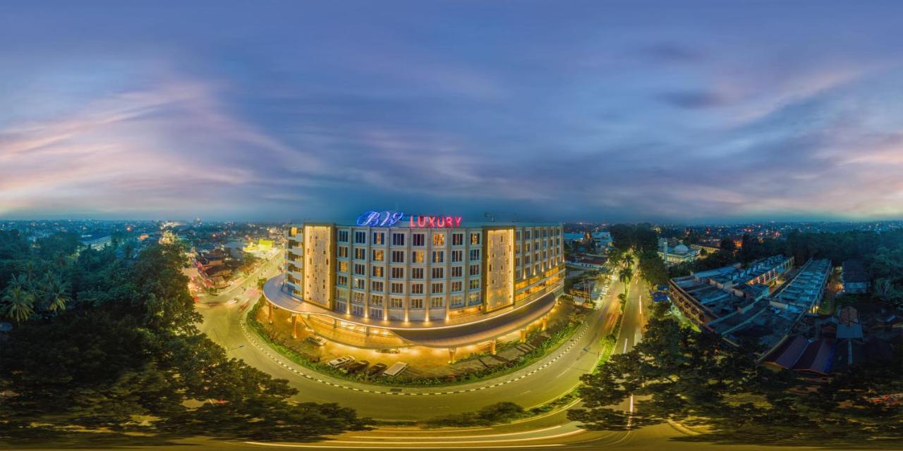 BW Luxury Hotel Jambi Kültér fotó