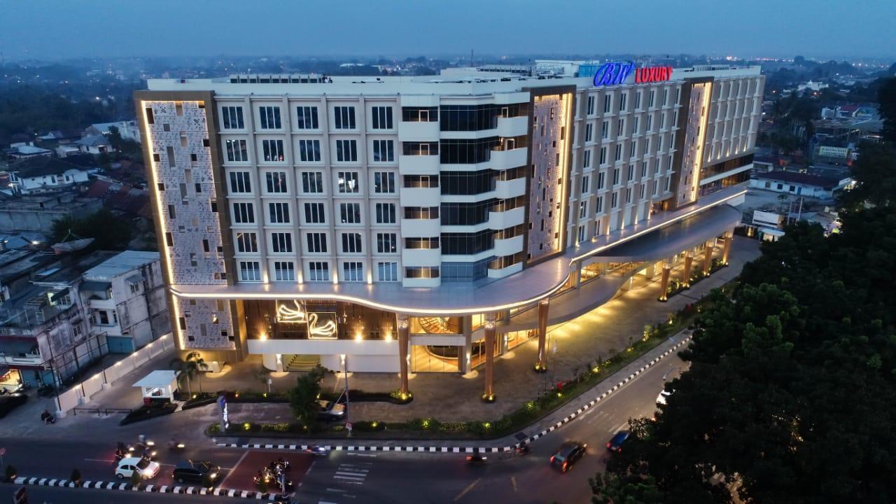 BW Luxury Hotel Jambi Kültér fotó