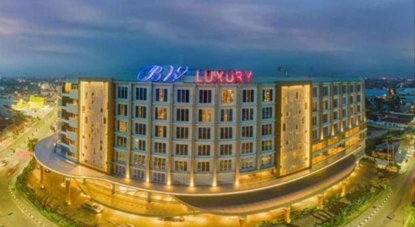 BW Luxury Hotel Jambi Kültér fotó